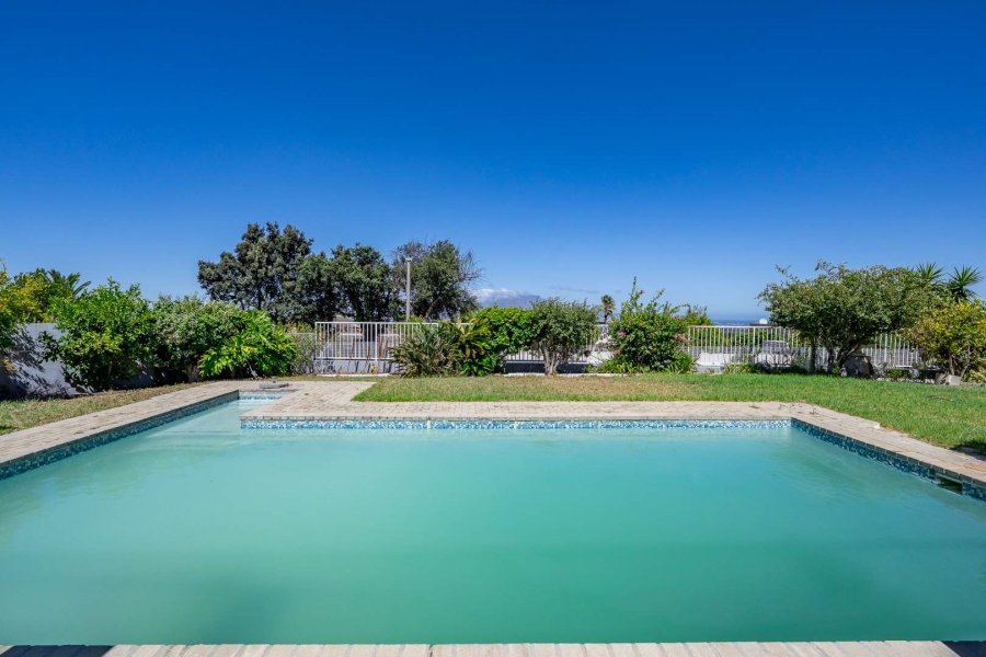 To Let 4 Bedroom Property for Rent in Plattekloof Western Cape